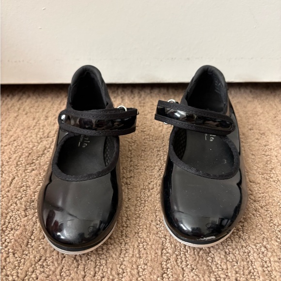Girls' Tap Shoes Hook & Loop Strap - Picture 2 of 6